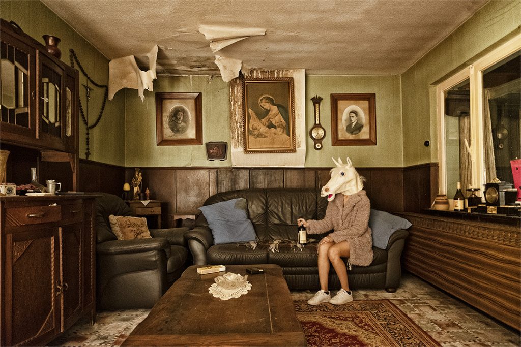 Crazy Houses I - Drink To Forget
